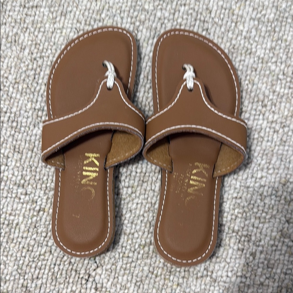 Kino Brown Leather Flip Flops